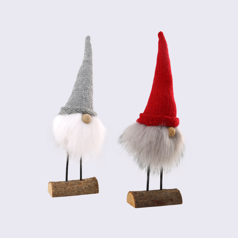 Simple and cute plush Santa Claus fabric ornaments
